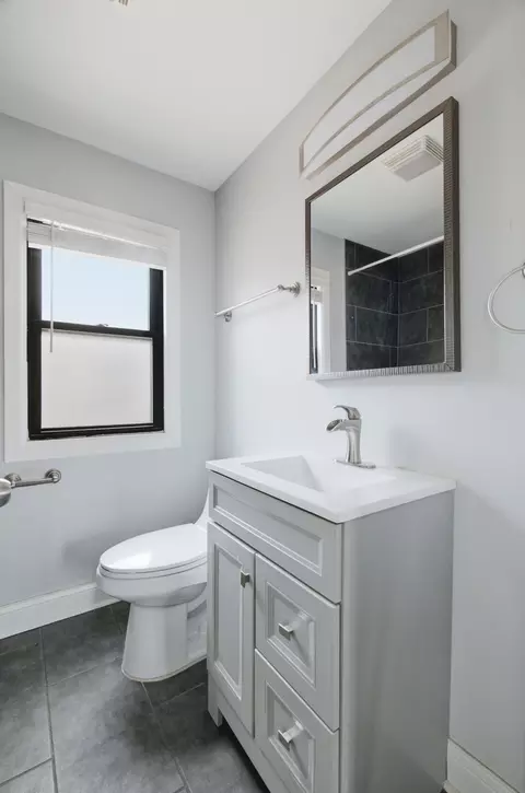 Bath - 456 E 87th Pl, Chicago, IL 60619 photo 1 of 2