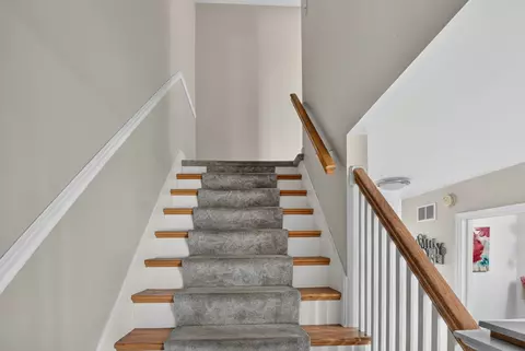 Entry Way - 1692 185th St, Lansing, IL 60438 photo 4 of 8