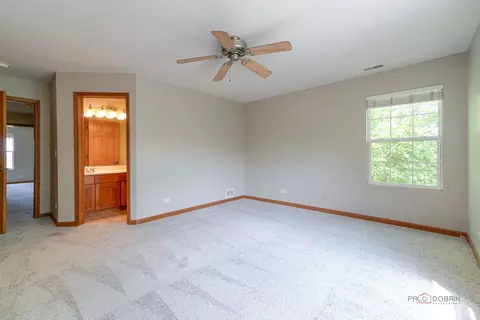 Bedroom - 2636 Pondview Dr, Algonquin, IL 60102 photo 5 of 7