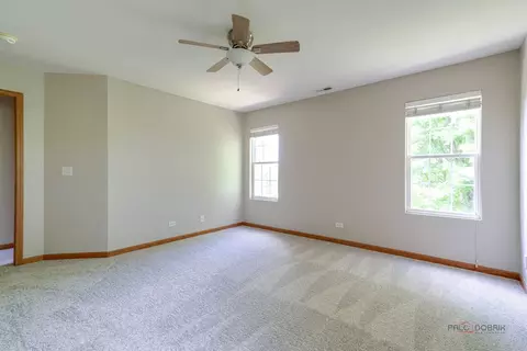 Bedroom - 2636 Pondview Dr, Algonquin, IL 60102 photo 2 of 7