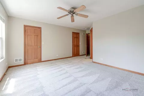Bedroom - 2636 Pondview Dr, Algonquin, IL 60102 photo 7 of 7