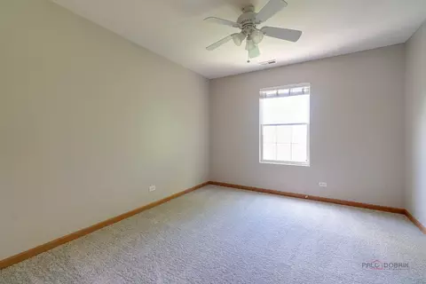 Bedroom - 2636 Pondview Dr, Algonquin, IL 60102 photo 4 of 7