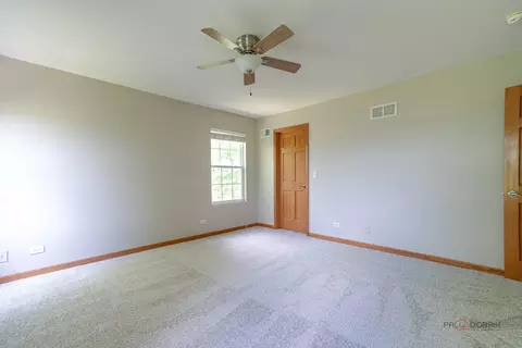 Bedroom - 2636 Pondview Dr, Algonquin, IL 60102 photo 3 of 7