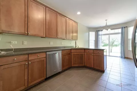 Kitchen - 2636 Pondview Dr, Algonquin, IL 60102 photo 1 of 3