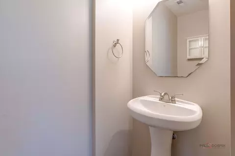 Bath - 2636 Pondview Dr, Algonquin, IL 60102 photo 1 of 3