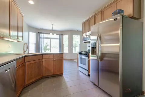 Kitchen - 2636 Pondview Dr, Algonquin, IL 60102 photo 2 of 3