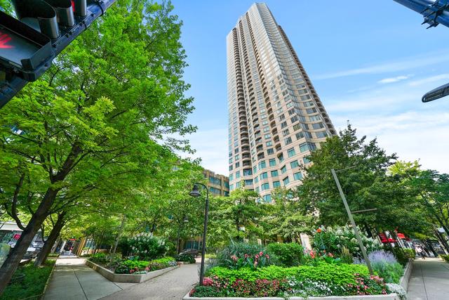 400 N Lasalle Dr #4401, Chicago, IL 60654