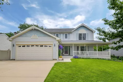 959 Hill Crest Dr, Carol Stream, IL 60188