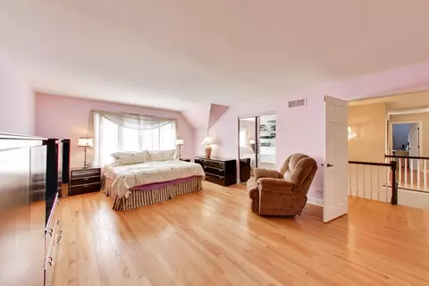 766 Camelot Dr, Burr Ridge, IL 60527 photo 18