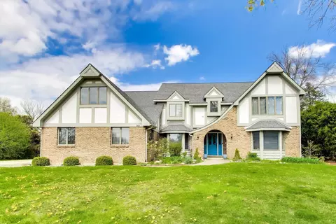 766 Camelot Dr, Burr Ridge, IL 60527 photo 3