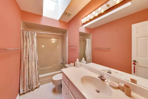766 Camelot Dr, Burr Ridge, IL 60527 photo 32