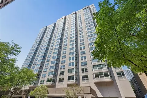 720 W Gordon Ter #18N, Chicago, IL 60613