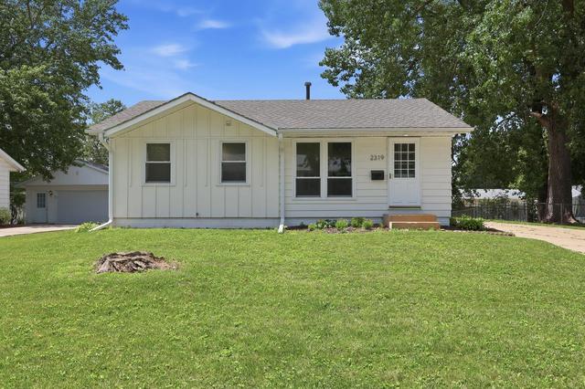 2319 Pinehurst Dr, Bettendorf, IA 52722