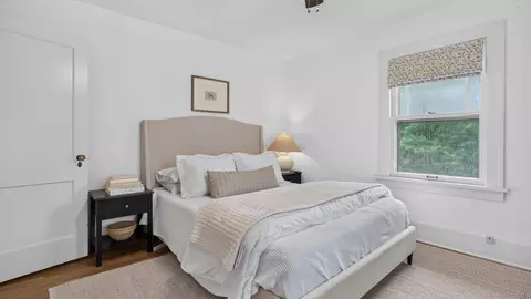 Bedroom - 1605 E Taylor St, Bloomington, IL 61701 photo 2 of 4
