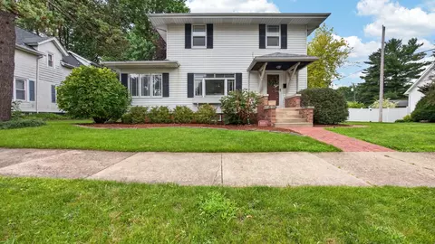Exterior - 1605 E Taylor St, Bloomington, IL 61701 photo 12 of 13