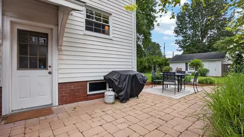 Exterior - 1605 E Taylor St, Bloomington, IL 61701 photo 10 of 13