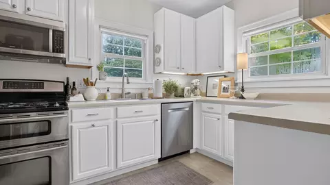 Kitchen - 1605 E Taylor St, Bloomington, IL 61701 photo 1 of 4