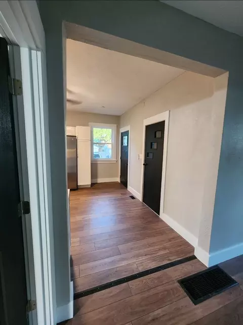 Entry Way - 1718 11th St, Moline, IL 61265 photo 3 of 8