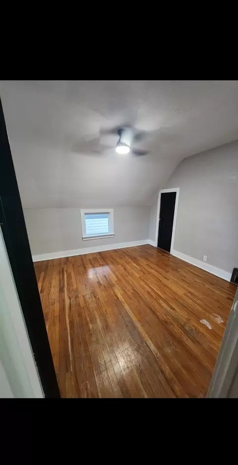 Bedroom - 1718 11th St, Moline, IL 61265 photo 3 of 4