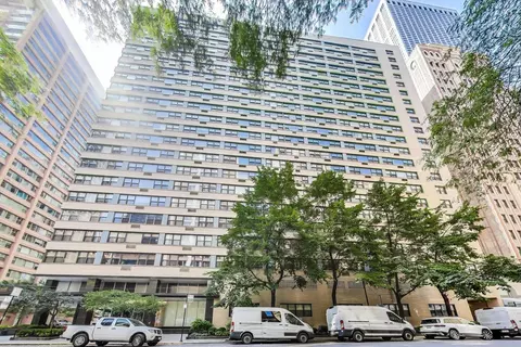 850 N Dewitt Pl #20A, Chicago, IL 60611