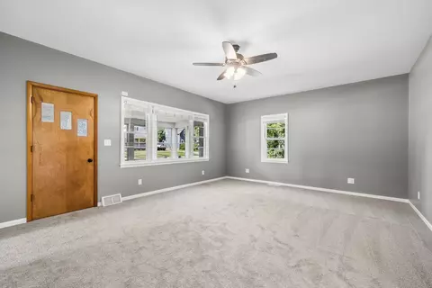 Living - 802 E Washington St, Marengo, IL 60152 photo 2 of 3