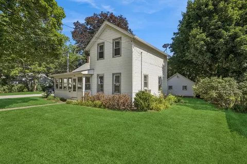 802 E Washington St, Marengo, IL 60152