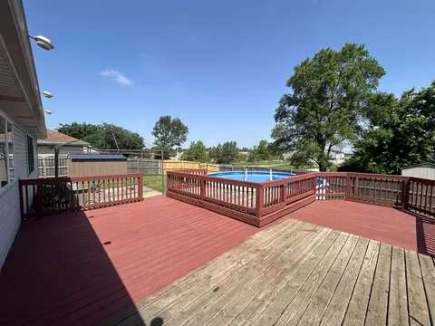 Exterior - 53 Sunrise Ct, Steger, IL 60475 photo 5 of 5