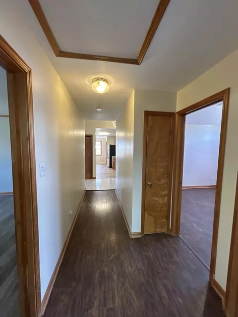 Entry Way - 53 Sunrise Ct, Steger, IL 60475 photo 3 of 4