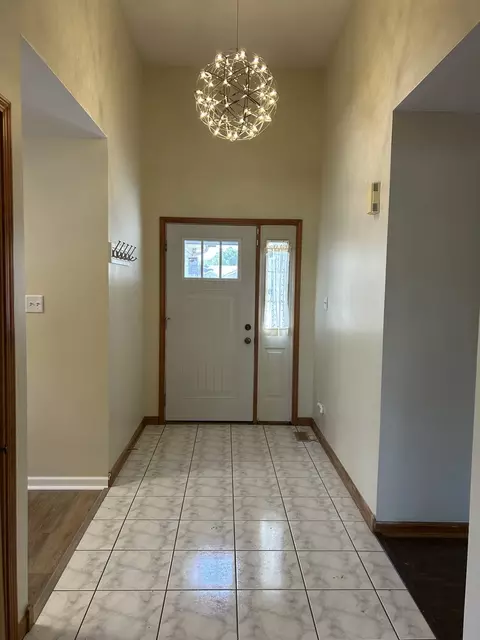 Entry Way - 53 Sunrise Ct, Steger, IL 60475 photo 1 of 4