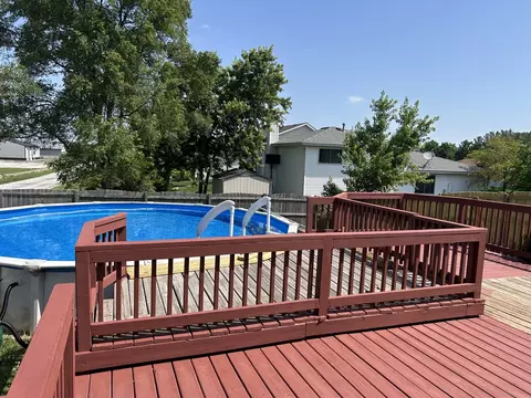 Exterior - 53 Sunrise Ct, Steger, IL 60475 photo 4 of 5