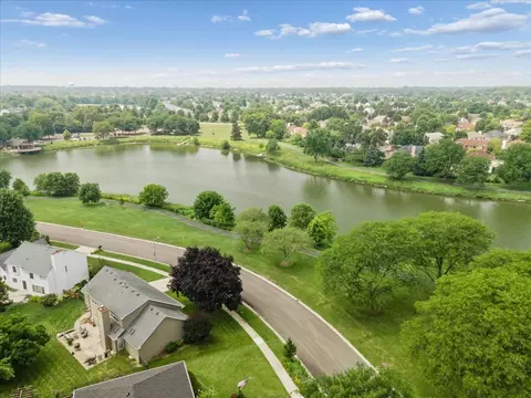 View/Area - 1056 Fox Valley Dr, Aurora, IL 60504 photo 6 of 6