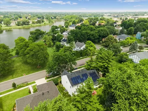 View/Area - 1056 Fox Valley Dr, Aurora, IL 60504 photo 3 of 6