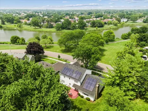 View/Area - 1056 Fox Valley Dr, Aurora, IL 60504 photo 5 of 6