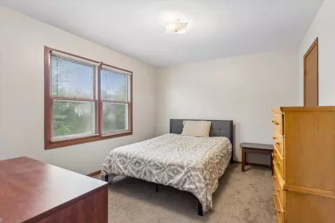 Bedroom - 1056 Fox Valley Dr, Aurora, IL 60504 photo 3 of 4