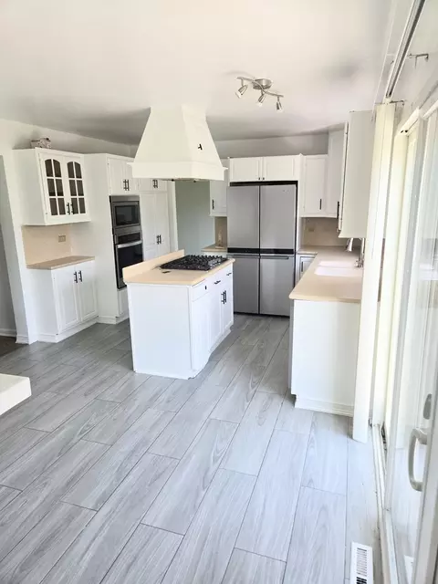 221 Windsor Dr, Bartlett, IL 60103 photo 5