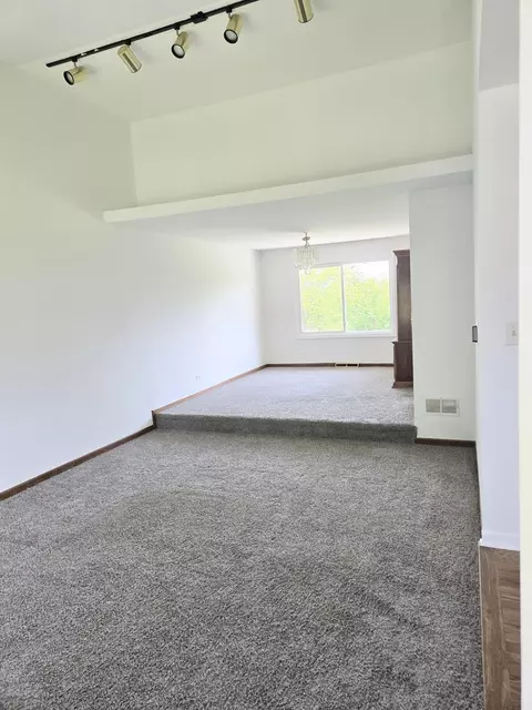 221 Windsor Dr, Bartlett, IL 60103 photo 10
