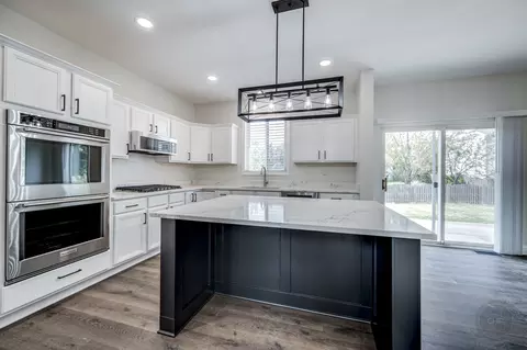 Kitchen - 12948 Parterre Pl, Plainfield, IL 60585 photo 4 of 5