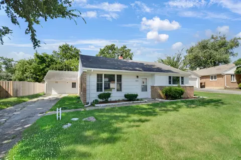 55 Apple Ln, Park Forest, IL 60466