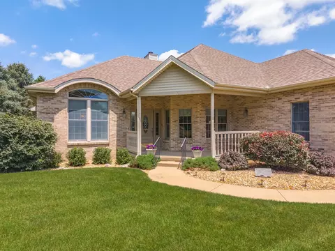 581 Fairway Dr, El Paso, IL 61738 photo 6