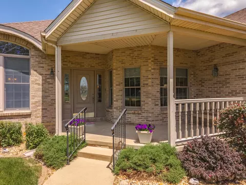 581 Fairway Dr, El Paso, IL 61738 photo 7