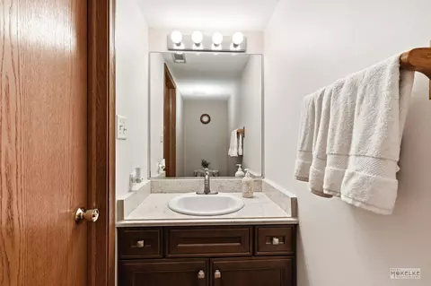 Bath - 6708 Langsford Ln, Plainfield, IL 60586 photo 1 of 2