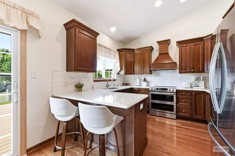 Kitchen - 6708 Langsford Ln, Plainfield, IL 60586 photo 2 of 3
