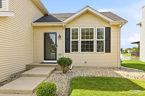 Exterior - 6708 Langsford Ln, Plainfield, IL 60586 photo 2 of 7