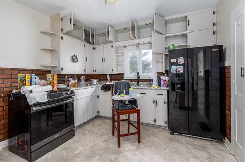 Kitchen - 217 20th Ave, Ottawa, IL 61350 photo 1 of 1
