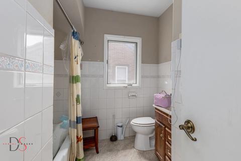Bath - 217 20th Ave, Ottawa, IL 61350 photo 1 of 2