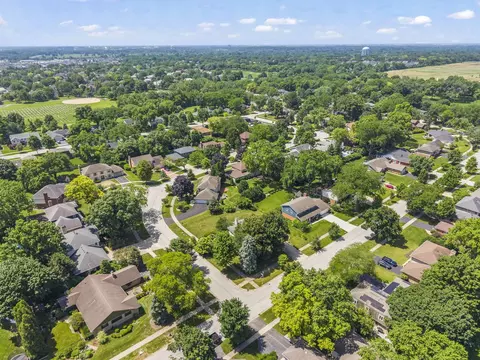 160 E Thompson Dr, Wheaton, IL 60189 photo 39