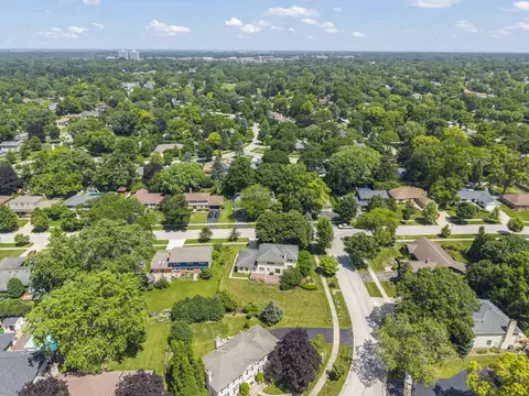 160 E Thompson Dr, Wheaton, IL 60189 photo 36
