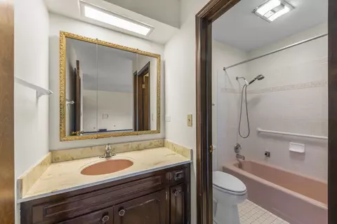 160 E Thompson Dr, Wheaton, IL 60189 photo 16