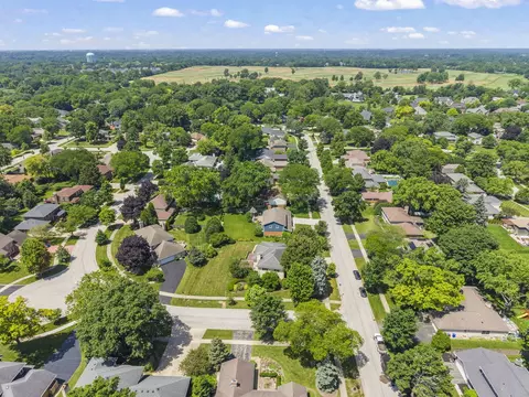 160 E Thompson Dr, Wheaton, IL 60189 photo 38