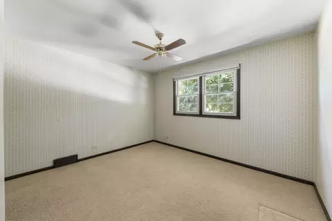 160 E Thompson Dr, Wheaton, IL 60189 photo 20
